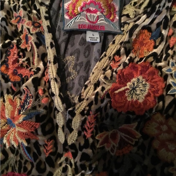 Johnny Was Taline V neck velvet embroidered top - Picture 6 of 9